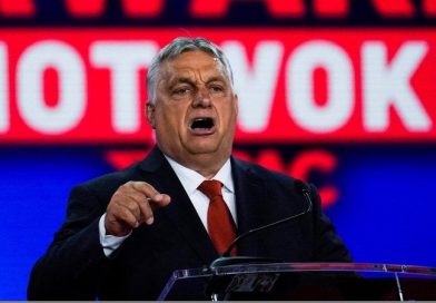Віктор Орбан назвав “ідіотами” тих, хто вважає його расистом