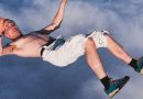 Американець стрибнув із висоти 7,6 кілометра без парашута (відео)